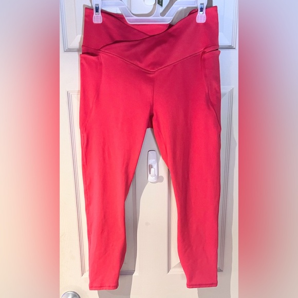Fabletics PureLuxe Vibrant Coral Women's Leggings Size Large - Picture 2 of 4